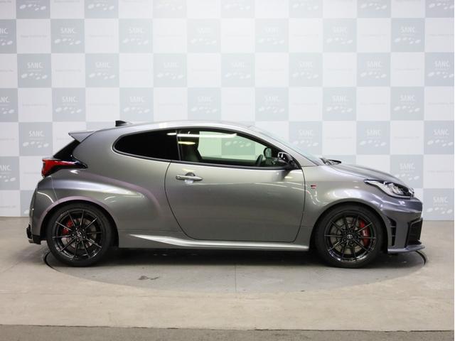 GRヤリス RZ ハイパフォーマンス 禁煙1オーナー 6速MT カーボンルーフ クーリングPKG BLITZ車高調 前後トルセンLSD BBS製18インチ鍛造AW コンフォートPKG 純正ナビ JBLサウンド トヨタセーフティセンス(42枚目)
