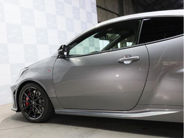GRヤリス RZ ハイパフォーマンス 禁煙1オーナー 6速MT カーボンルーフ クーリングPKG BLITZ車高調 前後トルセンLSD BBS製18インチ鍛造AW コンフォートPKG 純正ナビ JBLサウンド トヨタセーフティセンス(66枚目)