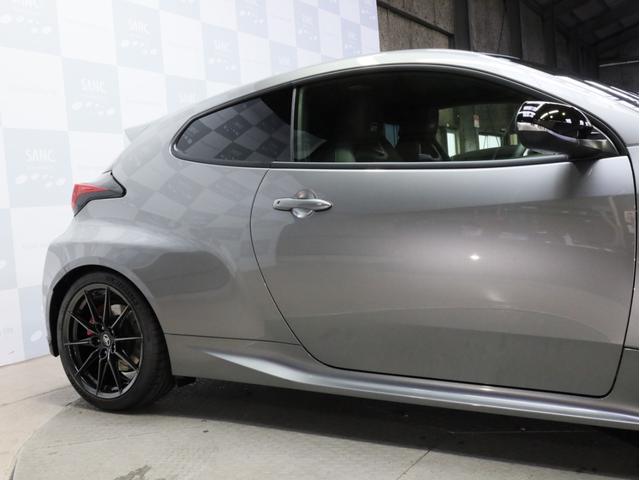 GRヤリス RZ ハイパフォーマンス 禁煙1オーナー 6速MT カーボンルーフ クーリングPKG BLITZ車高調 前後トルセンLSD BBS製18インチ鍛造AW コンフォートPKG 純正ナビ JBLサウンド トヨタセーフティセンス(67枚目)
