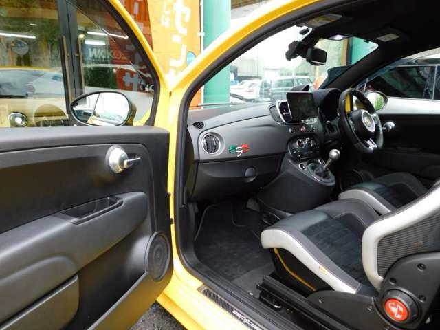 アバルト595 コンペティツィオーネ(23枚目)