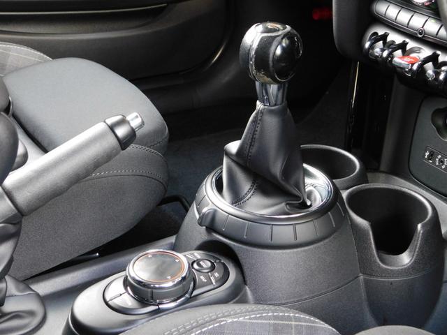 MINI クーパーS 3ドア アクティブサス・HUD保証付 (ミッドナイトブラック)(9枚目)