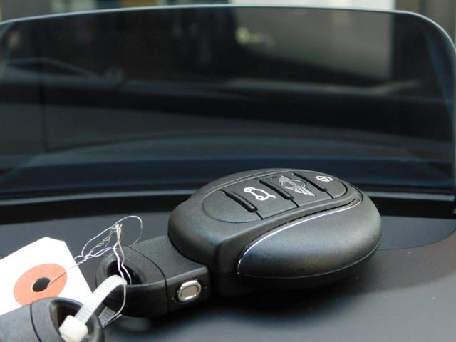 MINI クーパーS 3ドア アクティブサス・HUD保証付 (ミッドナイトブラック)(18枚目)