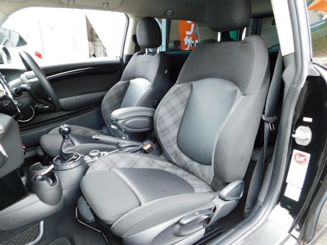 MINI クーパーS 3ドア アクティブサス・HUD保証付 (ミッドナイトブラック)(28枚目)