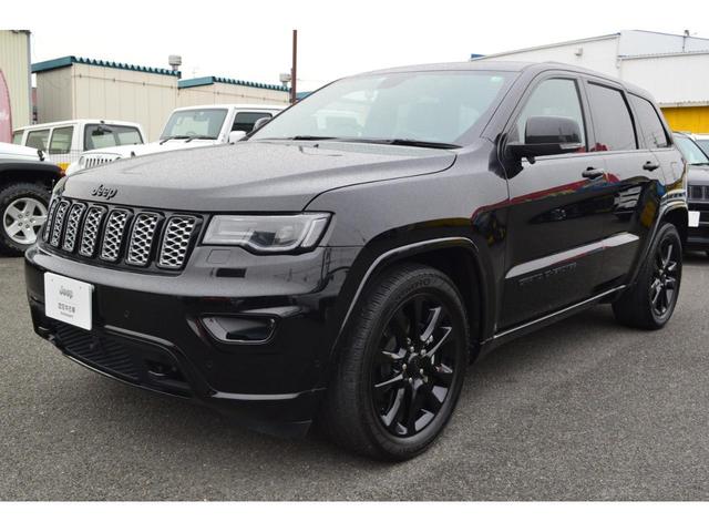クライスラー ジープ ジープ グランドチェロキー その他 アルティテュード 正規認定中古車 保証付 全国１３５台限定車 第４世代ｕｃｏｎｎｅｃｔナビ ａｐｐｌｅｃａｒｐｌａｙ対応 ｂｌｕｅｔｏｏｔｈ接続 エアサス装備 ハーフレザーシート パワーシート バックカメラ