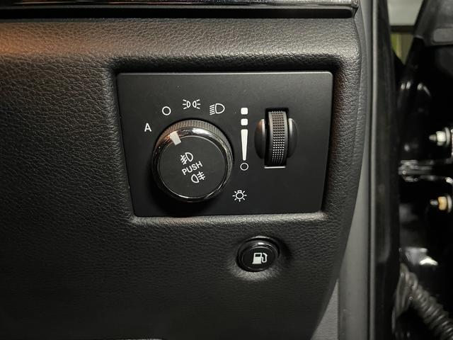 リミテッド 正規認定中古車 保証付 Uconnectナビ F/S/Bカメラ ワンオーナー 黒レザーシート ACC リアパワーゲート ステアリングヒーター HIDヘッドライト(52枚目)