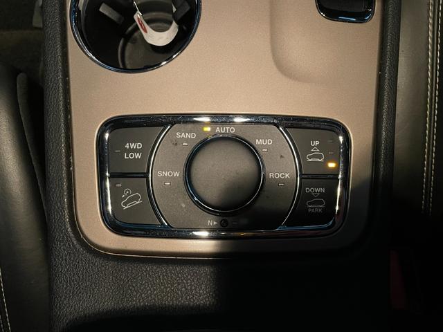 リミテッド 正規認定中古車 保証付 Uconnectナビ F/S/Bカメラ ワンオーナー 黒レザーシート ACC リアパワーゲート ステアリングヒーター HIDヘッドライト(78枚目)