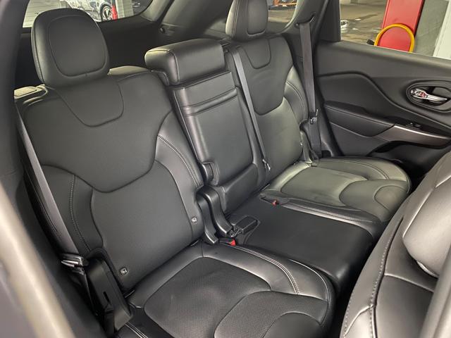 リミテッド 認定中古車12ヶ月保証 アダプティブクルーズコントロール レザーシート 電動シート ナビゲーション 地デジ 電動トランク クリアランスソナー バックカメラ シートヒーター シートクーラー ETC2.0(42枚目)