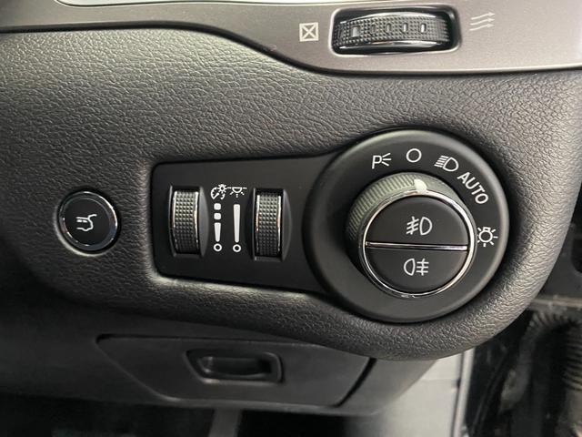 リミテッド 認定中古車12ヶ月保証 アダプティブクルーズコントロール レザーシート 電動シート ナビゲーション 地デジ 電動トランク クリアランスソナー バックカメラ シートヒーター シートクーラー ETC2.0(64枚目)
