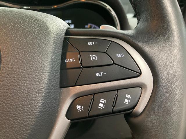 リミテッド　認定中古車１２ヶ月保証　アダプティブクルーズコントロール　アップルカープレイ接続可能　エアサスペンション　レザーシート　シートヒーター　ステアリングヒーター　シートヒーター　電動トランク　バックカメラ(30枚目)