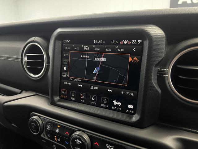 ジープ・ラングラーアンリミテッド サハラ　ワンオーナー　レザーシート　シートヒーター　ＡｐｐｌｅＣａｒＰｌａｙ　Ｂｌｕｅｔｏｏｔｈ　純正ナビ　フルセグ　ＬＥＤヘッド　前面衝突警報　アダプティブクルーズコントロール　バックカメラ　認定中古車保証（34枚目）