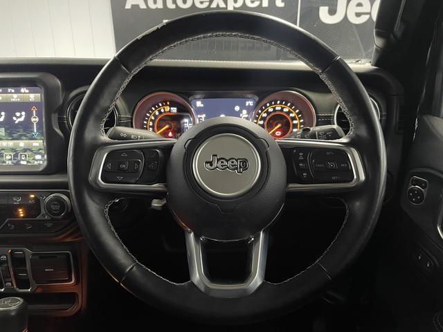 ジープ・ラングラーアンリミテッド サハラ　ワンオーナー　レザーシート　シートヒーター　ＡｐｐｌｅＣａｒｐｌａｙ　Ｂｌｕｅｔｏｏｔｈ　純正ナビゲーション　フルセグ　ＬＥＤヘッドライト　前面衝突警報　アダプティブクルーズコントロール　バックカメラ（26枚目）