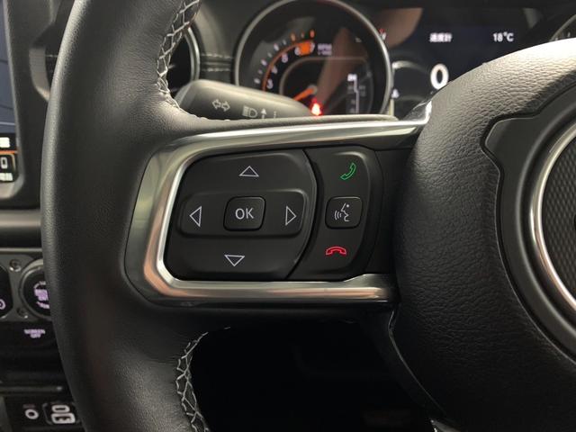 ジープ・ラングラーアンリミテッド サハラ　レザーシート　シートヒーター　ＡｐｐｌｅＣａｒｐｌａｙ　Ｂｌｕｅｔｏｏｔｈ　純正ナビゲーション　フルセグ　ＬＥＤヘッドライト　前面衝突警報　アダプティブクルーズコントロール　バックカメラ　認中保証付（28枚目）