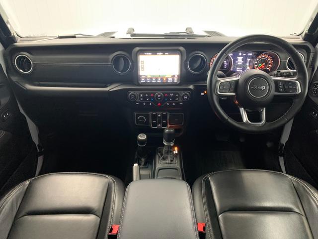 ジープ・ラングラーアンリミテッド サハラ　ワンオーナー　レザーシート　シートヒーター　ＡｐｐｌｅＣａｒｐｌａｙ　Ｂｌｕｅｔｏｏｔｈ接続　純正ナビゲーション　フルセグ　ＬＥＤヘッドライト　前面衝突警報　アダプティブクルーズコントロール　Ｂカメラ（24枚目）