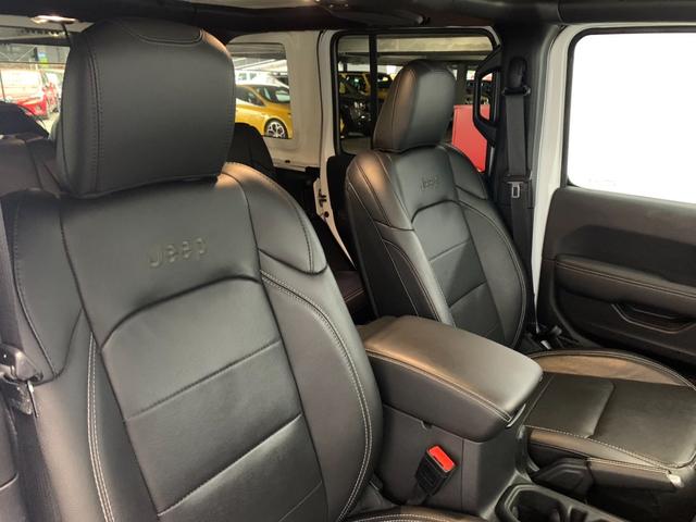ジープ・ラングラーアンリミテッド サハラ　ワンオーナー　レザーシート　シートヒーター　ＡｐｐｌｅＣａｒｐｌａｙ　Ｂｌｕｅｔｏｏｔｈ接続　純正ナビゲーション　フルセグ　ＬＥＤヘッドライト　前面衝突警報　アダプティブクルーズコントロール　Ｂカメラ（60枚目）