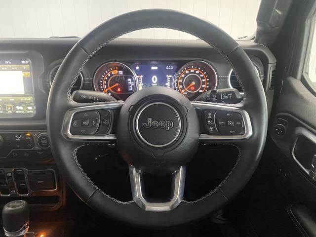 ジープ・ラングラーアンリミテッド サハラ　認定中古車保証付　レザーシート　ＡｐｐｌｅＣａｒＰｌａｙ　Ｂｌｕｅｔｏｏｔｈ　純正ナビゲーション　フルセグ　ＬＥＤヘッド　前面衝突警報　アダプティクルーズコントロール　バックカメラ（25枚目）