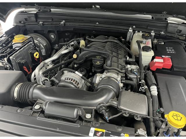 ジープ・ラングラーアンリミテッド リミテッドＥＤウィズサンライダフリップＴフォーハドＴ　ワンオーナー　限定車　３．６ＬＶ６エンジン　レザーシート　シートヒーター　ＡｐｐｌｅＣａｒＰｌａｙ　Ｂｌｕｅｔｏｏｔｈ　純正ナビ　ＬＥＤヘッドライト　前面衝突警報　アダプティブクルーズコントロール（36枚目）