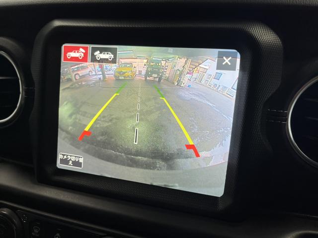 ジープ・ラングラーアンリミテッド サハラ　ワンオーナー　レザーシート　シートヒーター　ＡｐｐｌｅＣａｒＰｌａｙ　Ｂｌｕｅｔｏｏｔｈ　純正ナビゲーション　フルセグ　ＬＥＤヘッドライト　前面衝突警報　アダプティブクルーズコントロール　バックカメラ（8枚目）