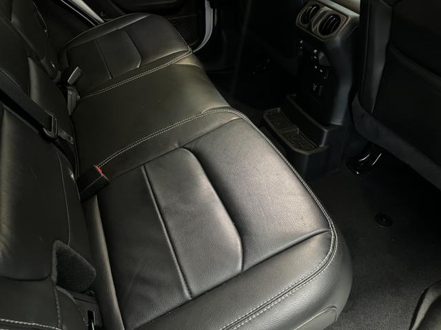 ジープ・ラングラーアンリミテッド サハラ　ワンオーナー　レザーシート　シートヒーター　ＡｐｐｌｅＣａｒＰｌａｙ　Ｂｌｕｅｔｏｏｔｈ　純正ナビゲーション　フルセグ　ＬＥＤヘッドライト　前面衝突警報　アダプティブクルーズコントロール　バックカメラ（35枚目）