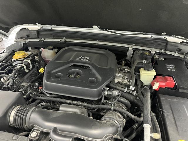 ジープ・ラングラーアンリミテッド サハラ　ワンオーナー　レザーシート　シートヒーター　ＡｐｐｌｅＣａｒＰｌａｙ　Ｂｌｕｅｔｏｏｔｈ　純正ナビゲーション　フルセグ　ＬＥＤヘッドライト　前面衝突警報　アダプティブクルーズコントロール　バックカメラ（40枚目）