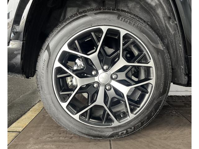 ジープ・グランドチェロキー4xe サミットリザーブ 4xe ワンオーナー パレルモレザー McIntoshスピーカー サンルーフ AppleCarplay Bluetooth 純正ナビ フルセグ シートヒーター 前面衝突警報 アダプティブクルーズコントロール(17枚目)
