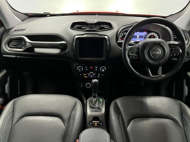 ジープ・レネゲード リミテッド LEDヘッドライト レザーシート シートヒーター AppleCarPlay Bluetooth 純正ナビゲーション フルセグ 前面衝突警報 ACC バックカメラ 認定中古車保証付(22枚目)
