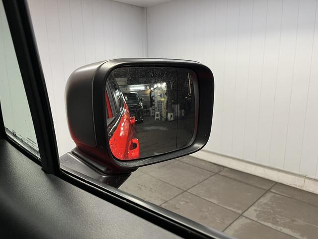 ジープ・レネゲード リミテッド LEDヘッドライト レザーシート シートヒーター AppleCarPlay Bluetooth 純正ナビゲーション フルセグ 前面衝突警報 ACC バックカメラ 認定中古車保証付(34枚目)