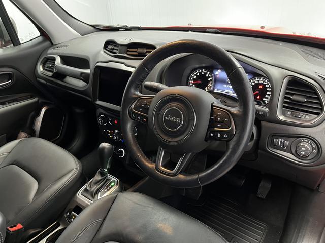 ジープ・レネゲード リミテッド LEDヘッドライト レザーシート シートヒーター AppleCarPlay Bluetooth 純正ナビゲーション フルセグ 前面衝突警報 ACC バックカメラ 認定中古車保証付(51枚目)