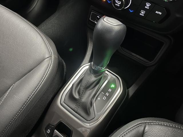 ジープ・レネゲード リミテッド LEDヘッドライト レザーシート シートヒーター AppleCarPlay Bluetooth 純正ナビゲーション フルセグ 前面衝突警報 ACC バックカメラ 認定中古車保証付(62枚目)