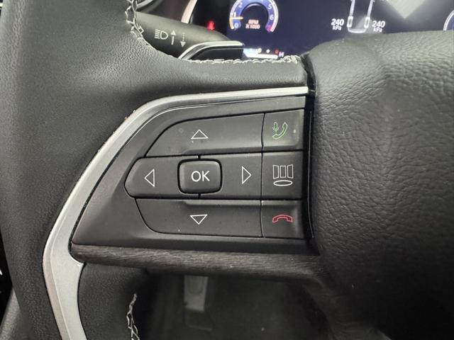 ジープ・グランドチェロキーＬ リミテッド　サンルーフ　ＡｐｐｌｅＣａｒｐｌａｙ　Ｂｌｕｅｔｏｏｔｈ　純正ナビ　３６０°カメラ　レザーシート　シートヒーター＆クーラー　前面衝突警報　アダプティブクルーズコントロール　電動リアゲート（25枚目）