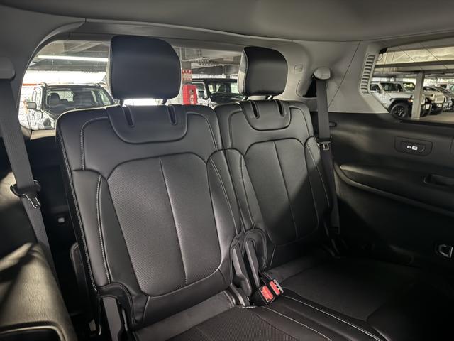 ジープ・グランドチェロキーＬ リミテッド　サンルーフ　ＡｐｐｌｅＣａｒｐｌａｙ　Ｂｌｕｅｔｏｏｔｈ　純正ナビ　３６０°カメラ　レザーシート　シートヒーター＆クーラー　前面衝突警報　アダプティブクルーズコントロール　電動リアゲート（48枚目）