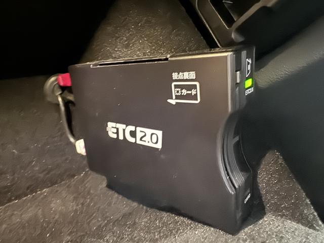 ジープ・グランドチェロキーＬ リミテッド　サンルーフ　ＡｐｐｌｅＣａｒｐｌａｙ　Ｂｌｕｅｔｏｏｔｈ　純正ナビ　３６０°カメラ　レザーシート　シートヒーター＆クーラー　前面衝突警報　アダプティブクルーズコントロール　電動リアゲート（51枚目）