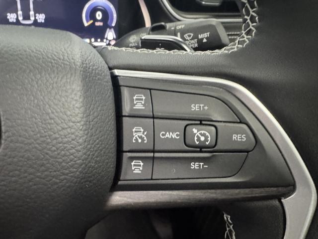 ジープ・グランドチェロキーＬ リミテッド　サンルーフ　ＡｐｐｌｅＣａｒｐｌａｙ　Ｂｌｕｅｔｏｏｔｈ　純正ナビ　３６０°カメラ　レザーシート　シートヒーター＆クーラー　前面衝突警報　アダプティブクルーズコントロール　電動リアゲート（69枚目）