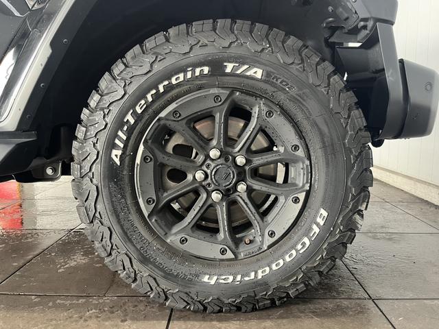 ジープ・ラングラーアンリミテッド サハラ 3.6LV6エンジン レザーシート シートヒーター AppleCarplay Bluetooth 純正ナビゲーション フルセグ LEDヘッドライト 前面衝突警報 ACC バックカメラ(16枚目)