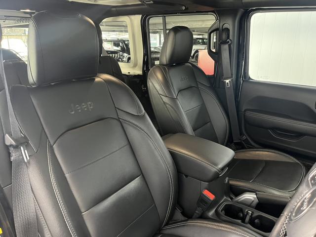 ジープ・ラングラーアンリミテッド サハラ 3.6LV6エンジン レザーシート シートヒーター AppleCarplay Bluetooth 純正ナビゲーション フルセグ LEDヘッドライト 前面衝突警報 ACC バックカメラ(21枚目)