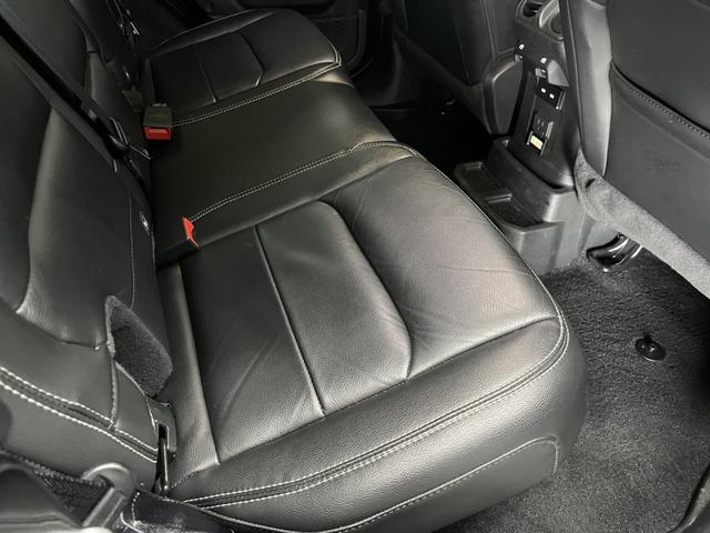 ジープ・ラングラーアンリミテッド サハラ 3.6LV6エンジン レザーシート シートヒーター AppleCarplay Bluetooth 純正ナビゲーション フルセグ LEDヘッドライト 前面衝突警報 ACC バックカメラ(35枚目)