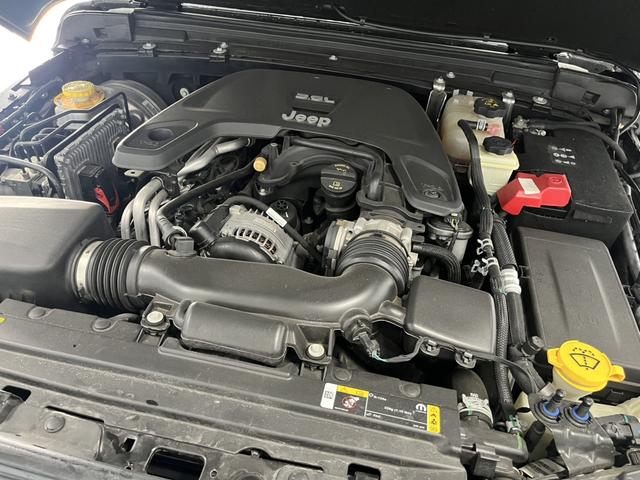 ジープ・ラングラーアンリミテッド サハラ 3.6LV6エンジン レザーシート シートヒーター AppleCarplay Bluetooth 純正ナビゲーション フルセグ LEDヘッドライト 前面衝突警報 ACC バックカメラ(41枚目)