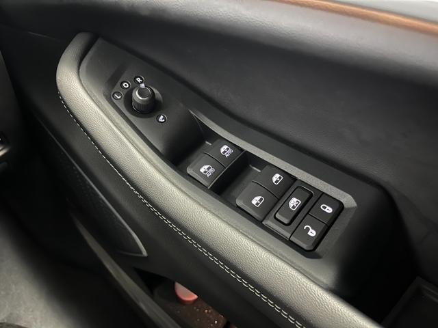 ジープ・グランドチェロキー4xe 30thアニバーサリーエディション 90台限定車 AppleCarPlay Bluetooth 純正ナビゲーション 360カメラ レザーシート シートヒーター&クーラー 前面衝突警報 アダプティブクルーズコントロール 電動リアゲート(35枚目)