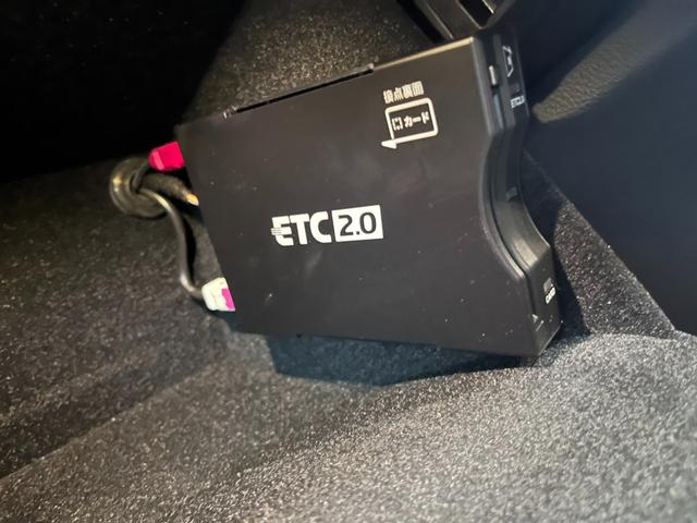 ジープ・グランドチェロキー4xe 30thアニバーサリーエディション 90台限定車 AppleCarPlay Bluetooth 純正ナビゲーション 360カメラ レザーシート シートヒーター&クーラー 前面衝突警報 アダプティブクルーズコントロール 電動リアゲート(42枚目)