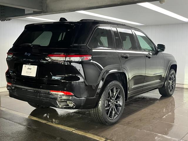 ジープ・グランドチェロキー4xe 30thアニバーサリーエディション 90台限定車 AppleCarPlay Bluetooth 純正ナビゲーション 360カメラ レザーシート シートヒーター&クーラー 前面衝突警報 アダプティブクルーズコントロール 電動リアゲート(49枚目)