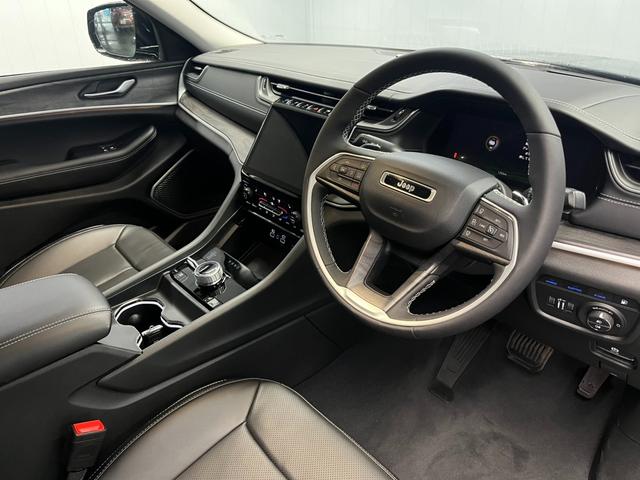 ジープ・グランドチェロキー4xe 30thアニバーサリーエディション 90台限定車 AppleCarPlay Bluetooth 純正ナビゲーション 360カメラ レザーシート シートヒーター&クーラー 前面衝突警報 アダプティブクルーズコントロール 電動リアゲート(54枚目)