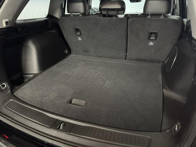 ジープ・グランドチェロキー リミテッド ワンオーナー レザーシート シートヒーター&クーラー 360カメラ AppleCarPlay Bluetooth 純正ナビ アダプティブクルーズコントロール ALPINE製スピーカー 電動リアゲート(9枚目)