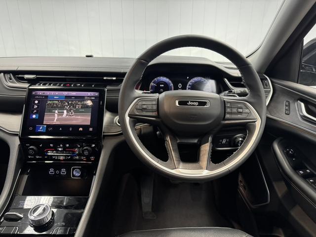 ジープ・グランドチェロキー リミテッド ワンオーナー レザーシート シートヒーター&クーラー 360カメラ AppleCarPlay Bluetooth 純正ナビ アダプティブクルーズコントロール ALPINE製スピーカー 電動リアゲート(23枚目)