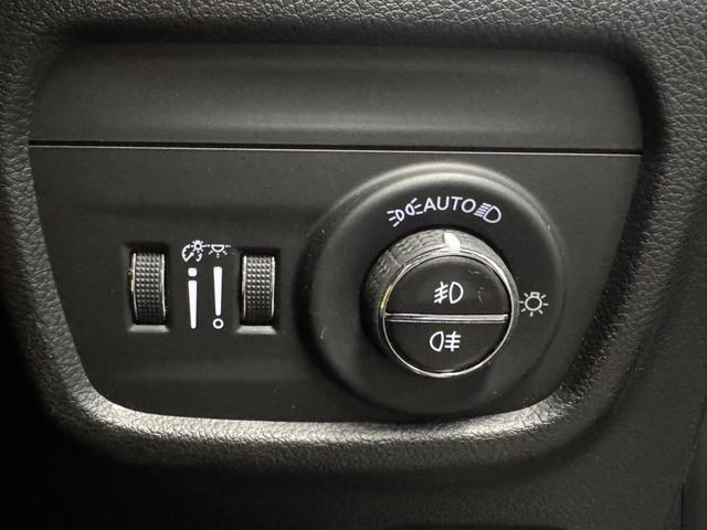 ジープ・グランドチェロキー リミテッド ワンオーナー レザーシート シートヒーター&クーラー 360カメラ AppleCarPlay Bluetooth 純正ナビ アダプティブクルーズコントロール ALPINE製スピーカー 電動リアゲート(37枚目)