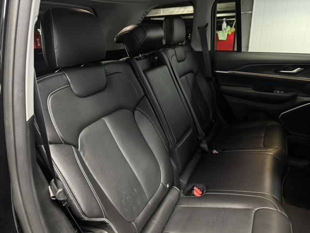 ジープ・グランドチェロキー リミテッド ワンオーナー レザーシート シートヒーター&クーラー 360カメラ AppleCarPlay Bluetooth 純正ナビ アダプティブクルーズコントロール ALPINE製スピーカー 電動リアゲート(41枚目)