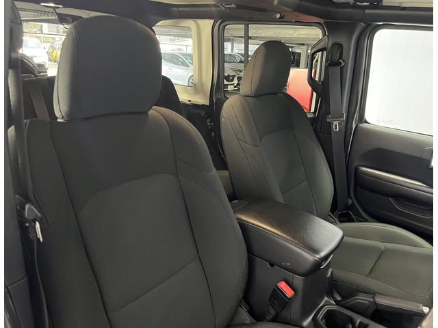 ジープ・ラングラーアンリミテッド スポーツ ワンオーナー AppleCarplay Bluetooth 前面衝突警報 アダプティブクルーズコントロール バックカメラ サイドカメラ 認定中古車保証(21枚目)