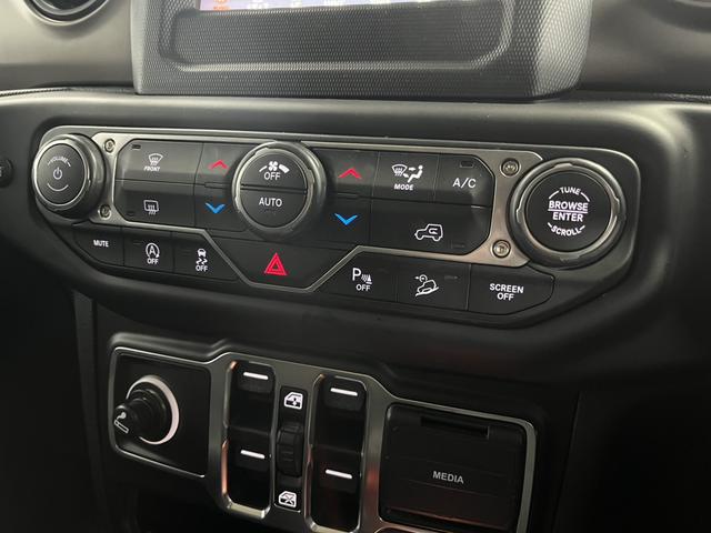 ジープ・ラングラーアンリミテッド スポーツ ワンオーナー AppleCarplay Bluetooth 前面衝突警報 アダプティブクルーズコントロール バックカメラ サイドカメラ 認定中古車保証(30枚目)