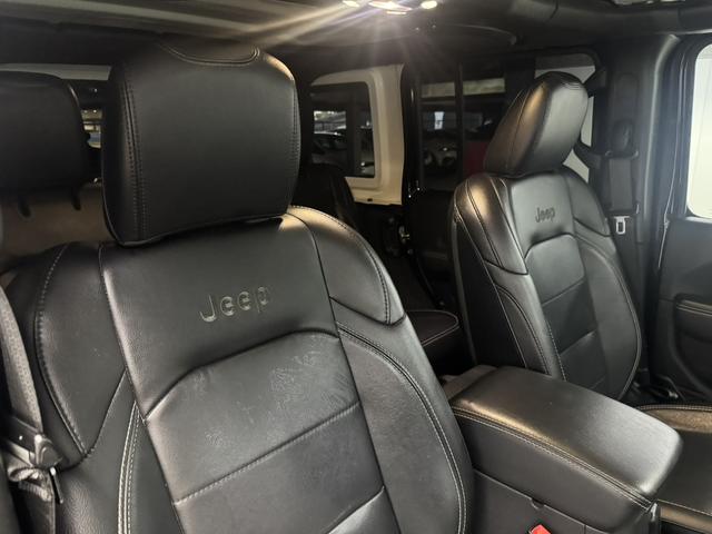 ジープ・ラングラーアンリミテッド サハラ 3.6LV6 エンジン AppleCarplay Bluetooth 純正ナビゲーション フルセグ レザーシート シートヒーター LEDヘッドライト ステアリングヒーター 前面衝突警報 バックカメラ(7枚目)