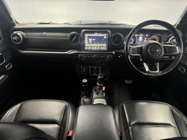 ジープ・ラングラーアンリミテッド サハラ 3.6LV6 エンジン AppleCarplay Bluetooth 純正ナビゲーション フルセグ レザーシート シートヒーター LEDヘッドライト ステアリングヒーター 前面衝突警報 バックカメラ(22枚目)