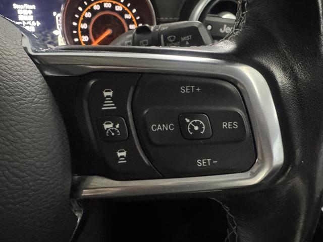 ジープ・ラングラーアンリミテッド サハラ 3.6LV6 エンジン AppleCarplay Bluetooth 純正ナビゲーション フルセグ レザーシート シートヒーター LEDヘッドライト ステアリングヒーター 前面衝突警報 バックカメラ(63枚目)