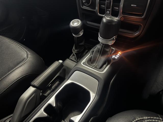 ジープ・ラングラーアンリミテッド サハラ 3.6LV6 エンジン AppleCarplay Bluetooth 純正ナビゲーション フルセグ レザーシート シートヒーター LEDヘッドライト ステアリングヒーター 前面衝突警報 バックカメラ(73枚目)